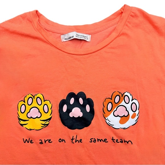 (NWOT) Pull & Bear "We Are on the Same Team" Paw Print Graphic Tee – Small - Picture 2 of 5